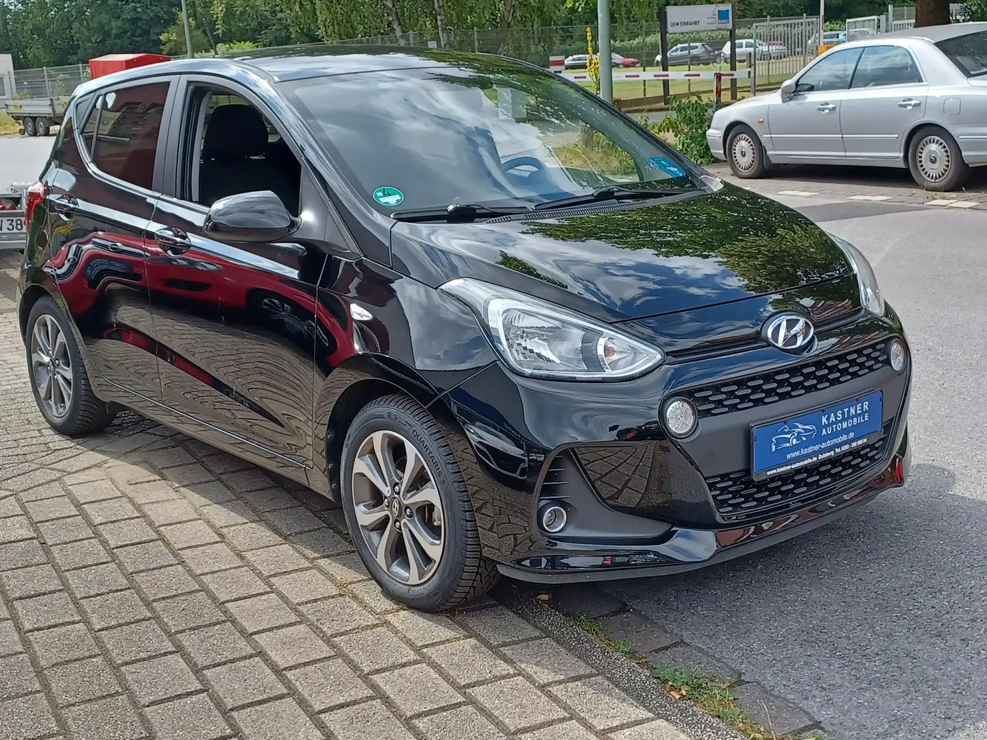 Hyundai i10 YES! Plus Schwarz - 1