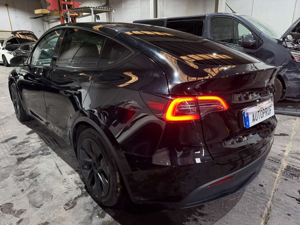 Tesla Model Y Long Range RWD