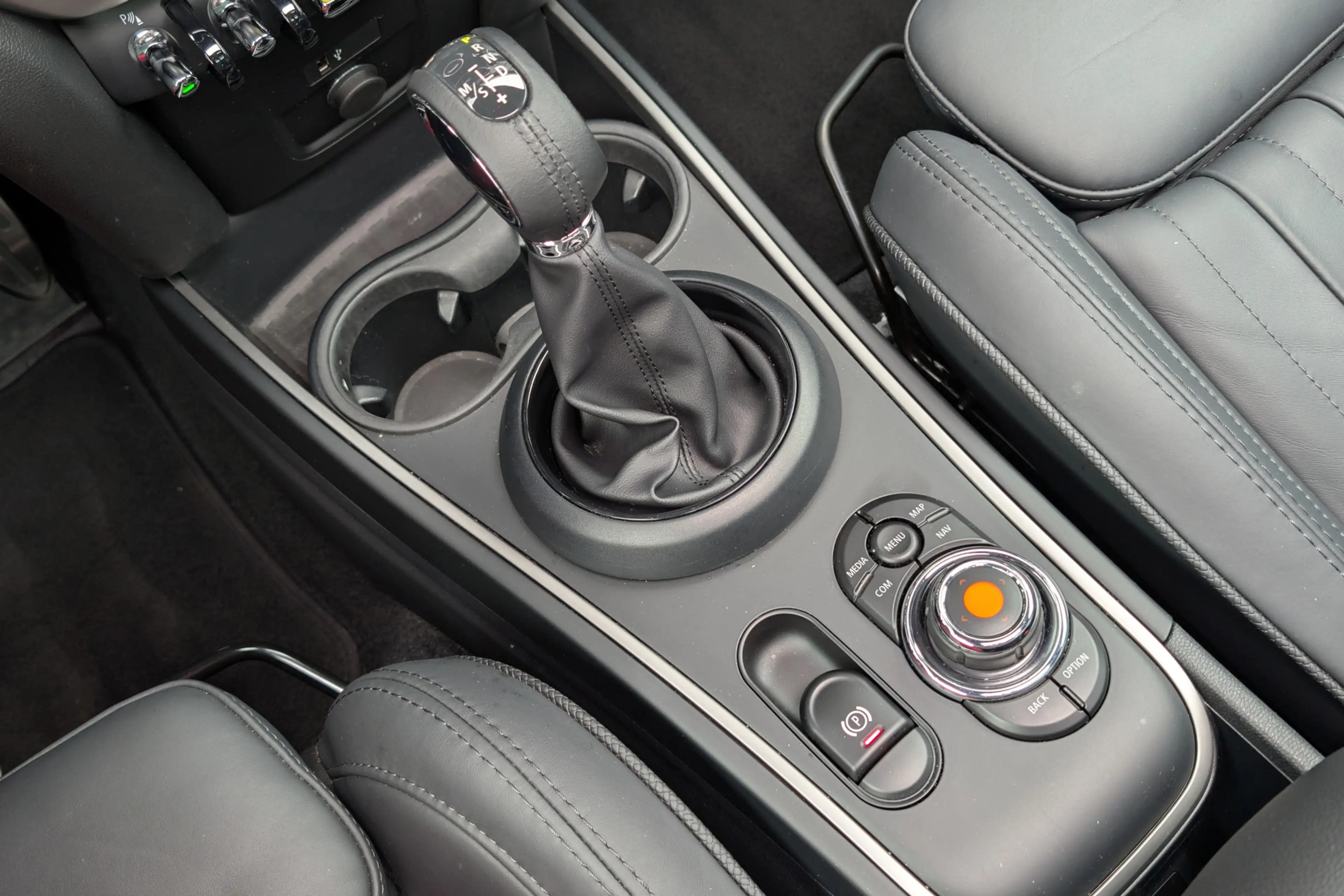 MINI Cooper SE Countryman 1.5 ALL4 PHEV Chili JCW Panorama Head-Up — photo 34