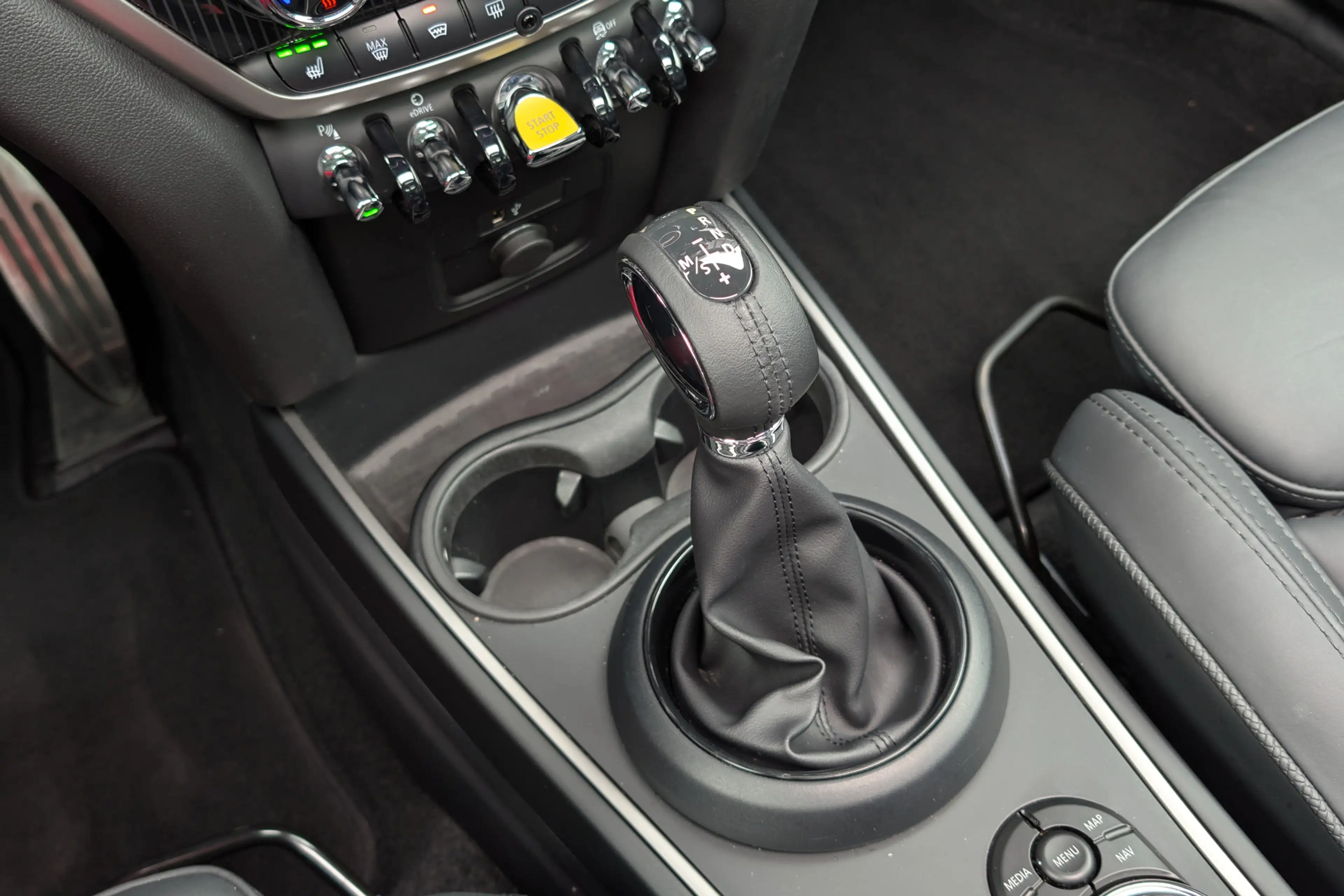 MINI Cooper SE Countryman 1.5 ALL4 PHEV Chili JCW Panorama Head-Up — photo 42