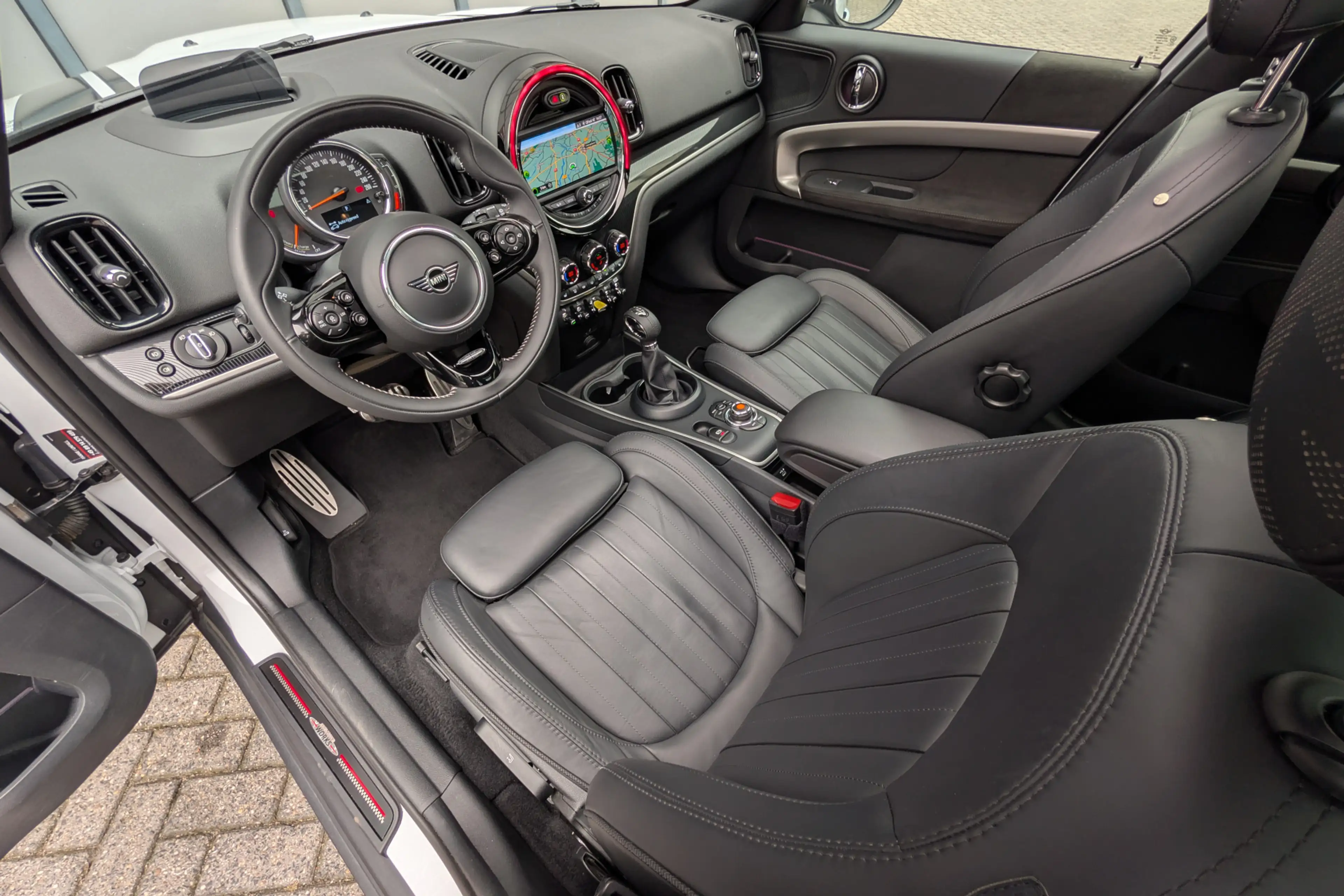 MINI Cooper SE Countryman 1.5 ALL4 PHEV Chili JCW Panorama Head-Up — photo 3