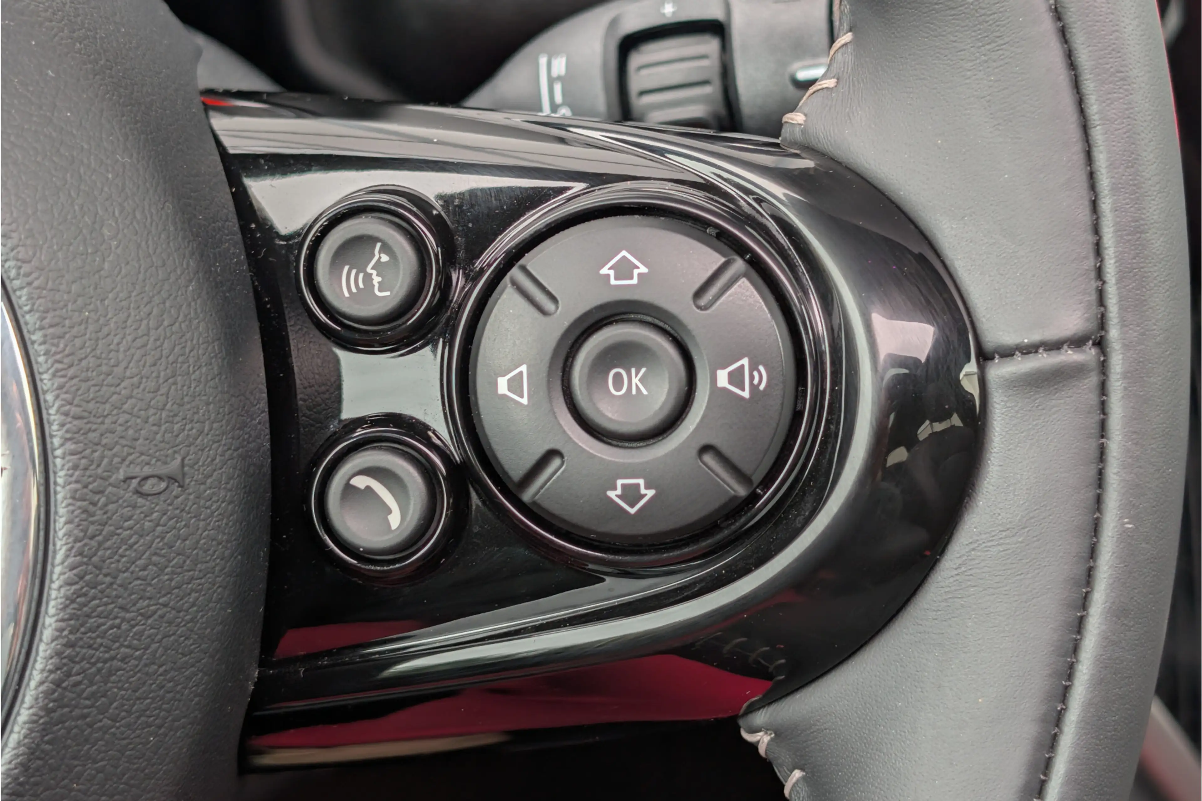MINI Cooper SE Countryman 1.5 ALL4 PHEV Chili JCW Panorama Head-Up — photo 29