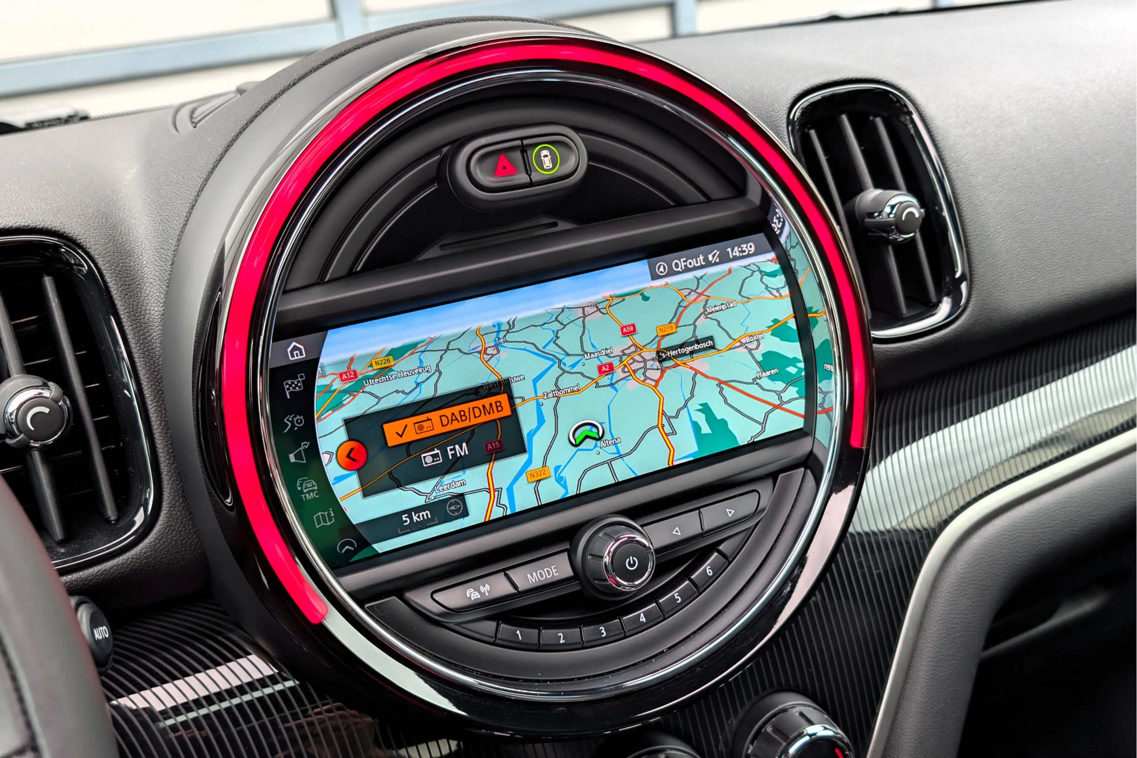 MINI Cooper SE Countryman 1.5 ALL4 PHEV Chili JCW Panorama Head-Up — photo 35