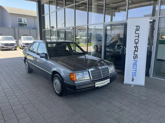 Mercedes-Benz 200 MB E200 elektr. Schiebedach,AHK