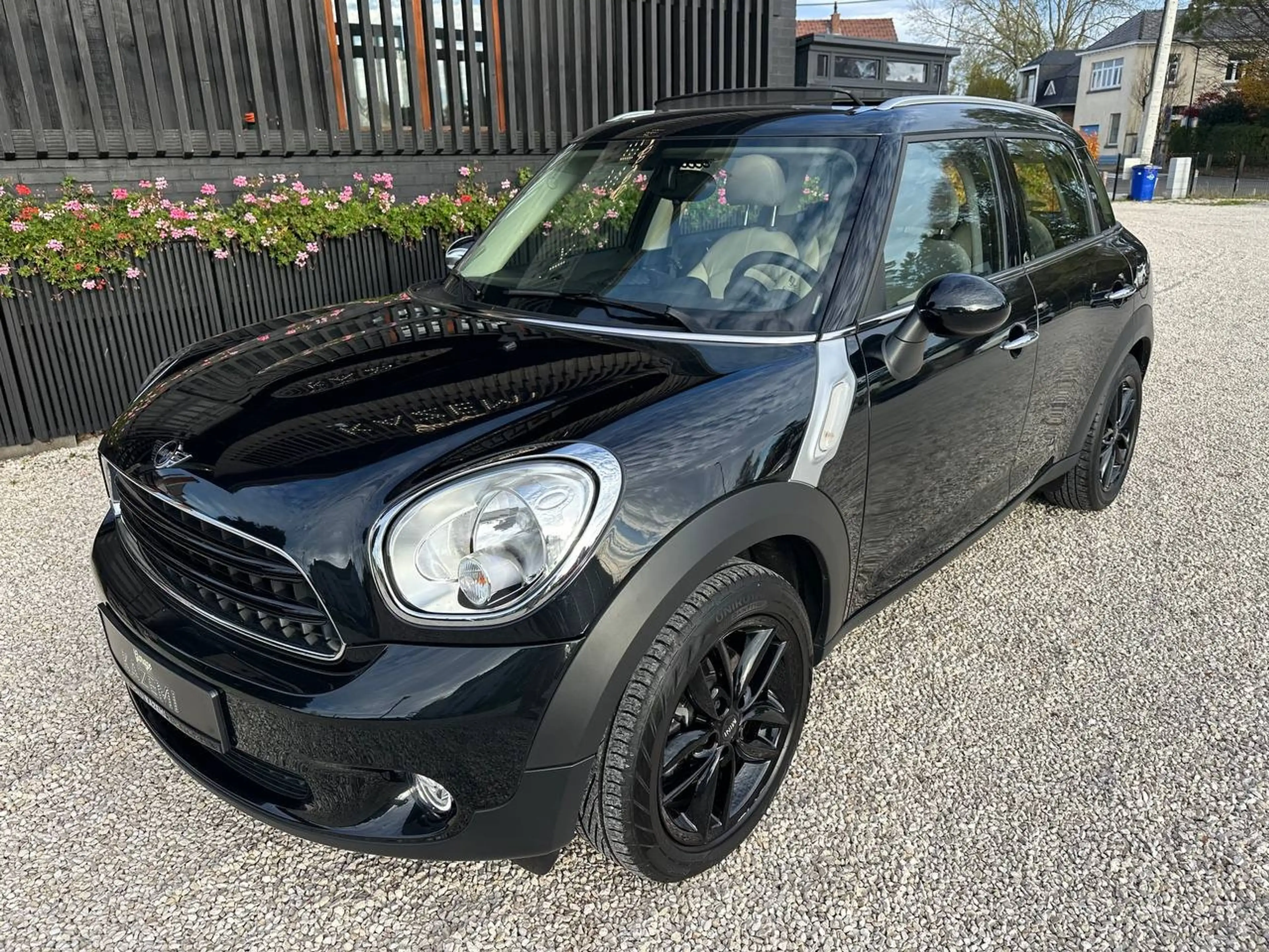 MINI One Countryman Mini Countryman 1.6i One * TOIT PANO OUVRANT!!! * — photo 2