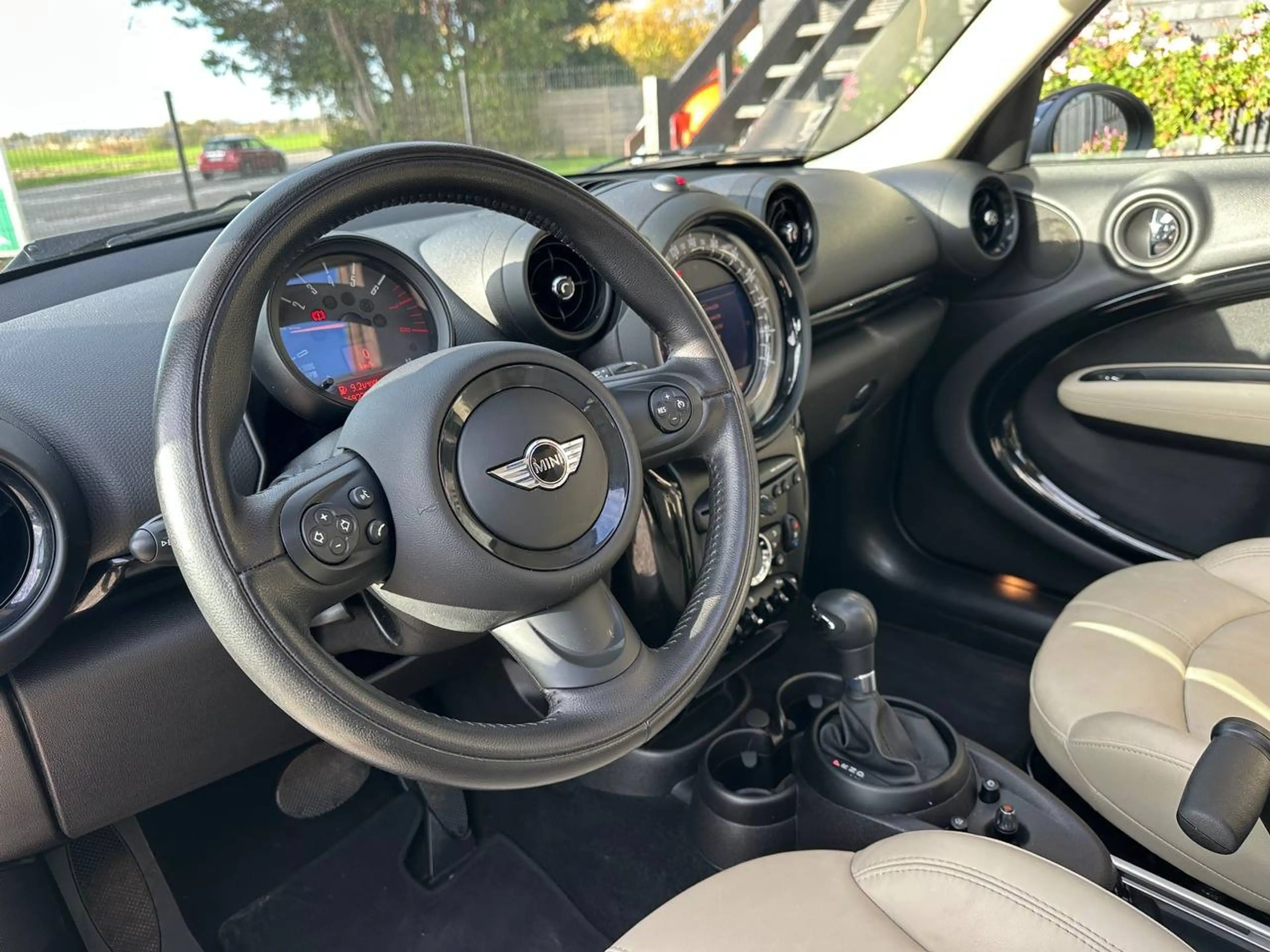 MINI One Countryman Mini Countryman 1.6i One * TOIT PANO OUVRANT!!! * — photo 13