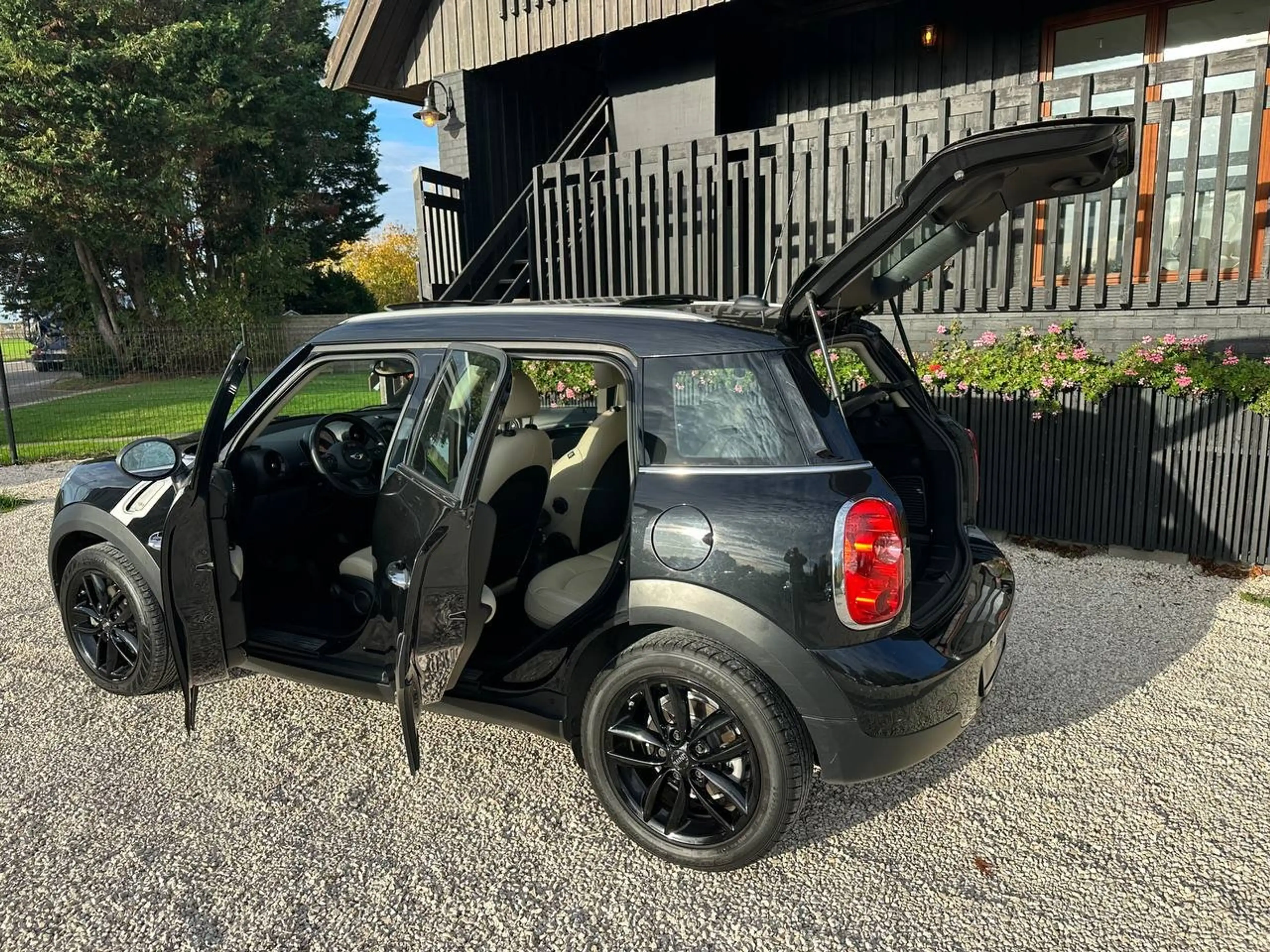 MINI One Countryman Mini Countryman 1.6i One * TOIT PANO OUVRANT!!! * — photo 8