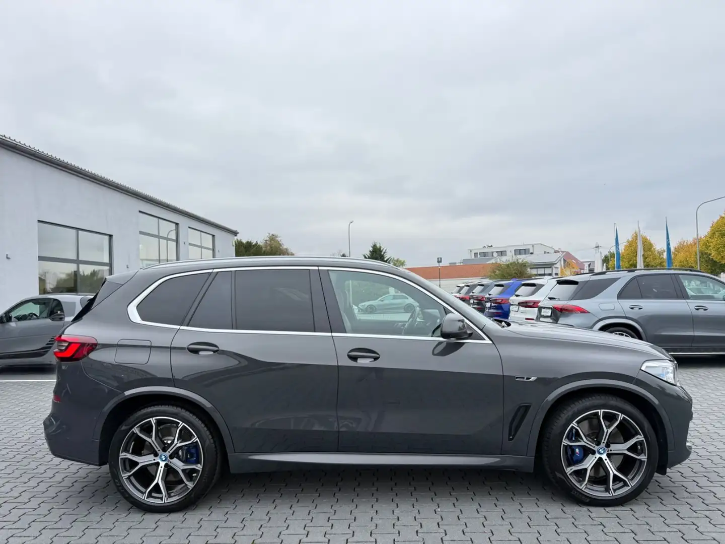 BMW X5 *45e*MSPORT/INDIVIDUAL*360°ACC*HUD*LASER*DAB* Grau - 1