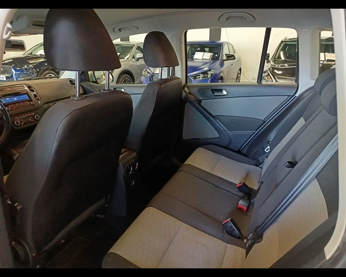 2012 Volkswagen Tiguan 2.0 TDI Plus 110 CV Trend & Fun BlueMotion Tech., photograph 12