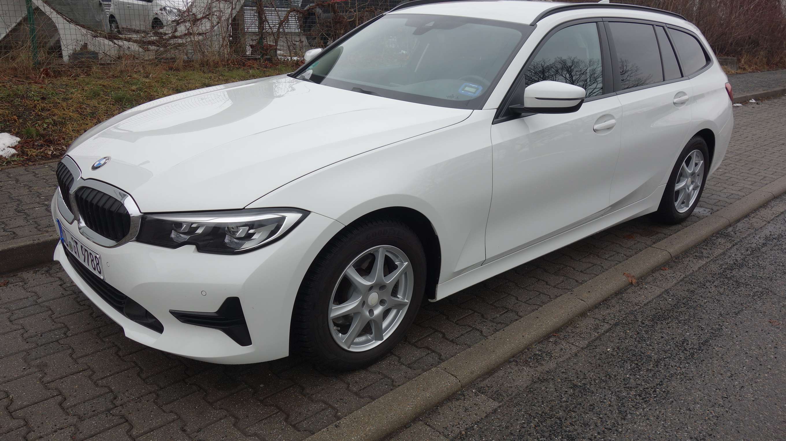 Second hand Bmw 3 Series 320