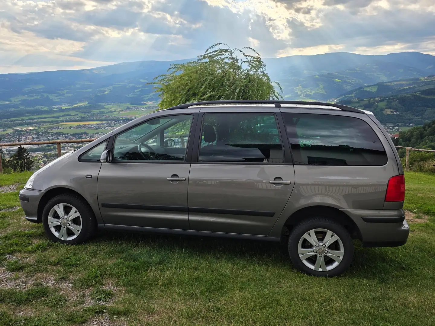 SEAT Alhambra Alhambra4 Stylance Luxus 1,9 TDI PD Stylance Luxus Grau - 1