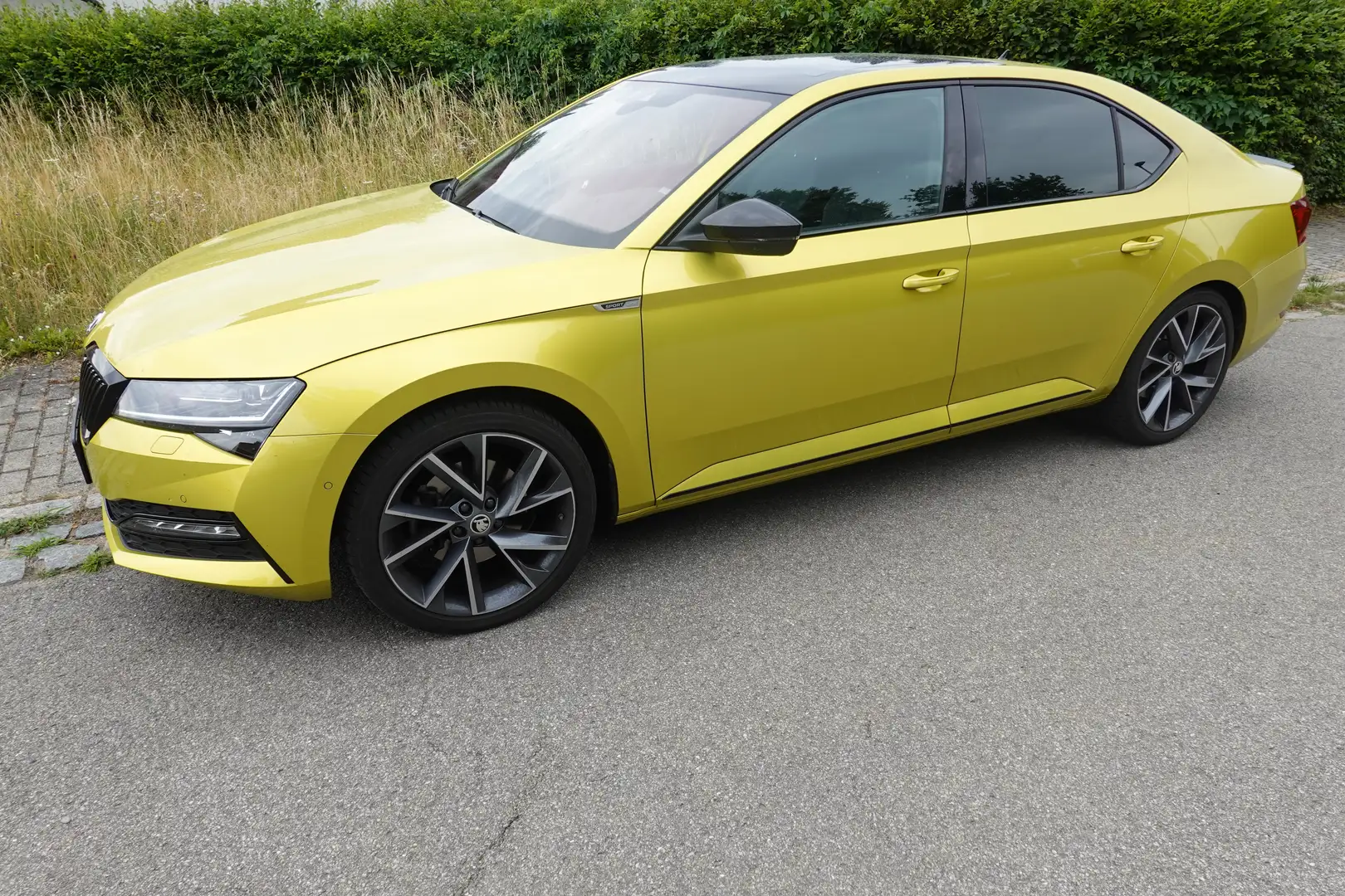 Skoda Superb Superb 2.0 TSI DSG Sportline Gold - 1