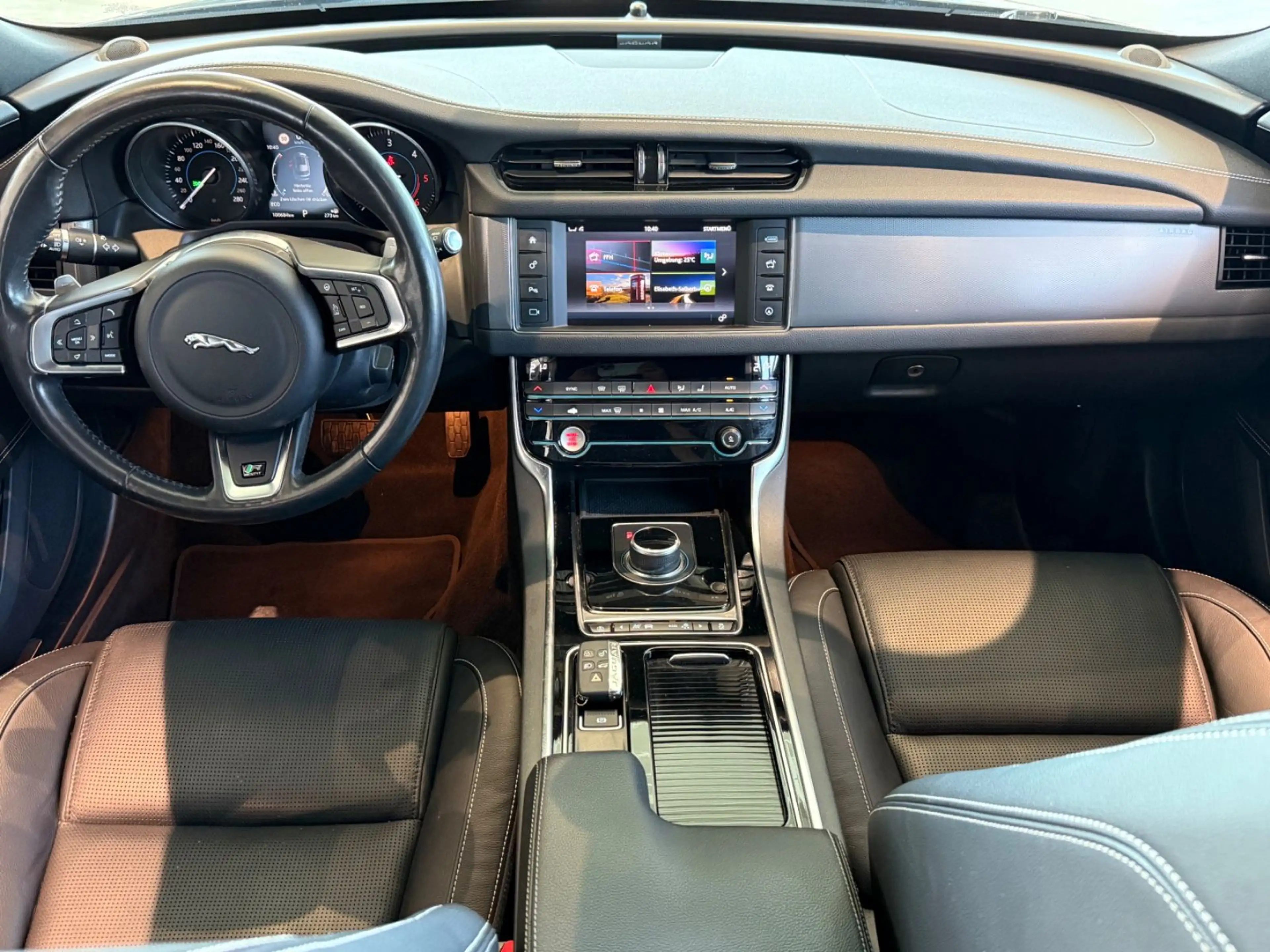 Jaguar XF 4WD R-Sport HUD Navi Spurh. AHK Totw. — photo 13