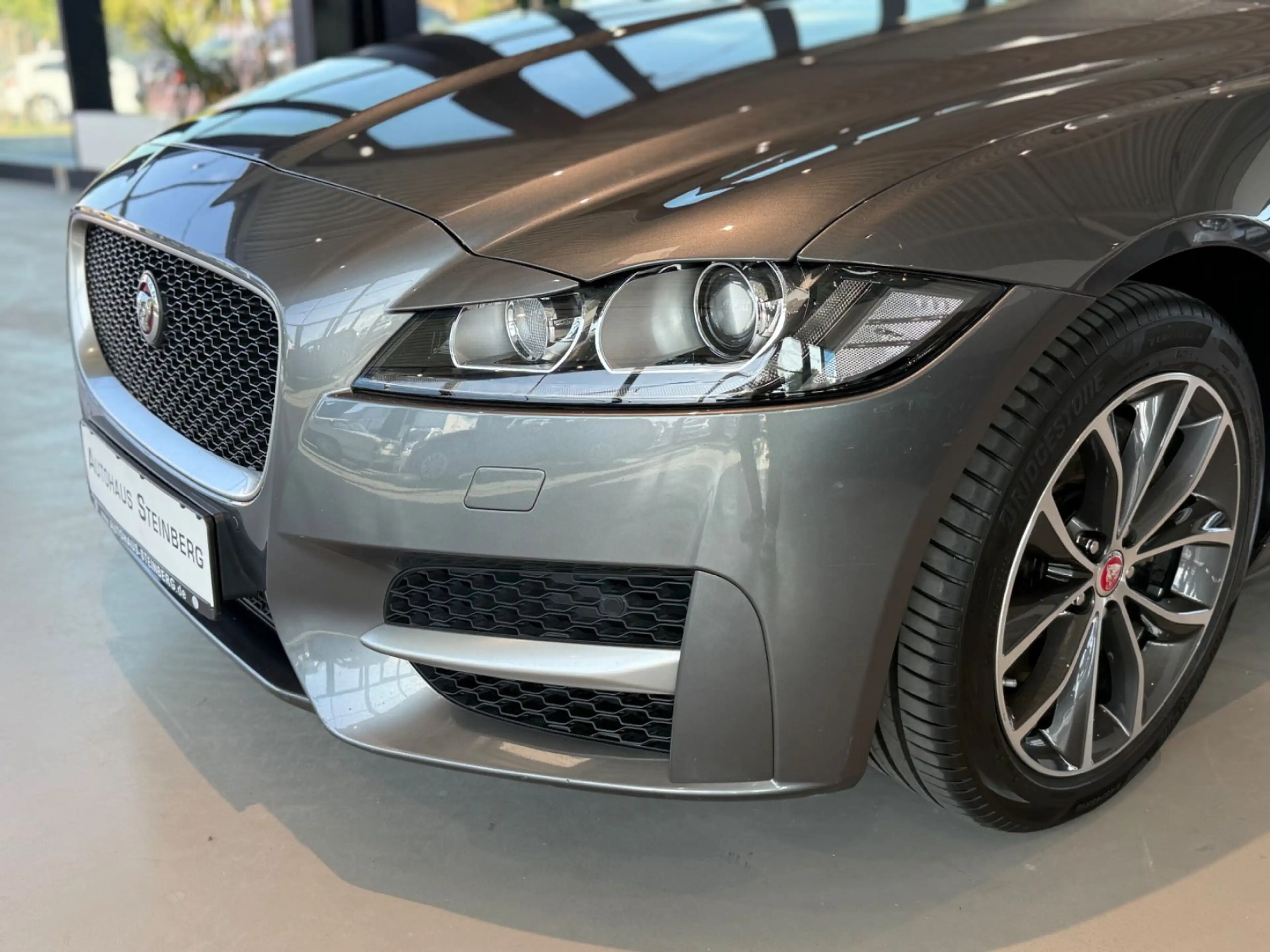 Jaguar XF 4WD R-Sport HUD Navi Spurh. AHK Totw. — photo 14