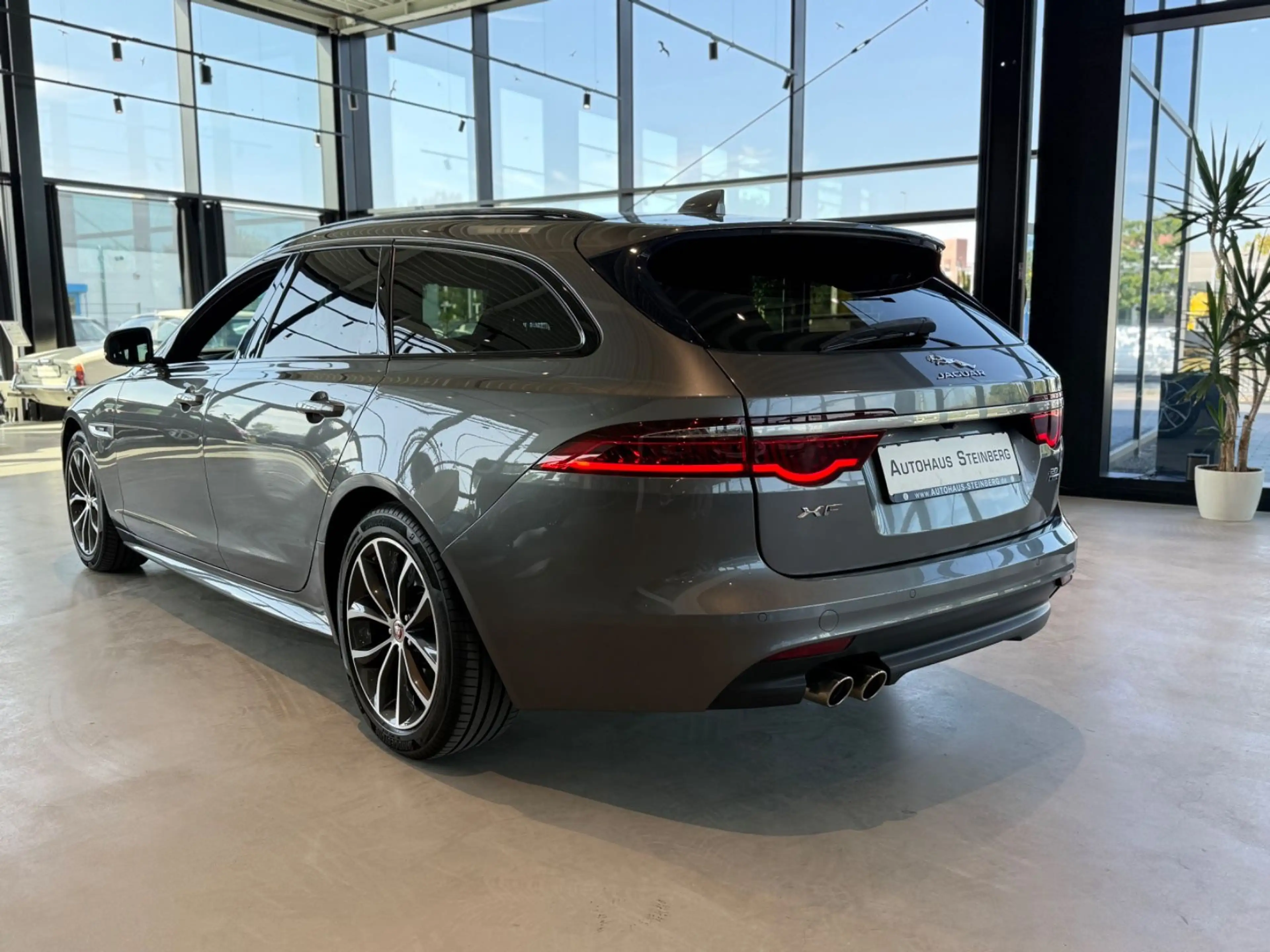 Jaguar XF 4WD R-Sport HUD Navi Spurh. AHK Totw. — photo 6