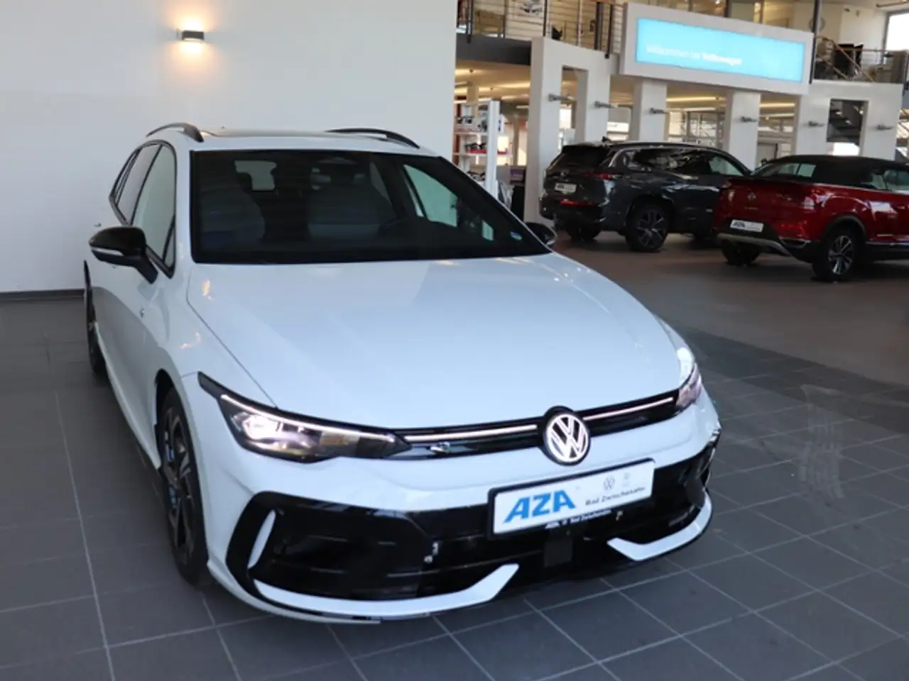 Volkswagen Golf Variant VIII Variant R 2.0 TSI*BLACKSTYLE*DSG*ALLRAD*AHK* 5
