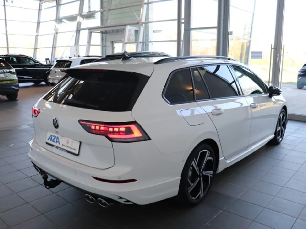 Volkswagen Golf Variant VIII Variant R 2.0 TSI*BLACKSTYLE*DSG*ALLRAD*AHK* 6