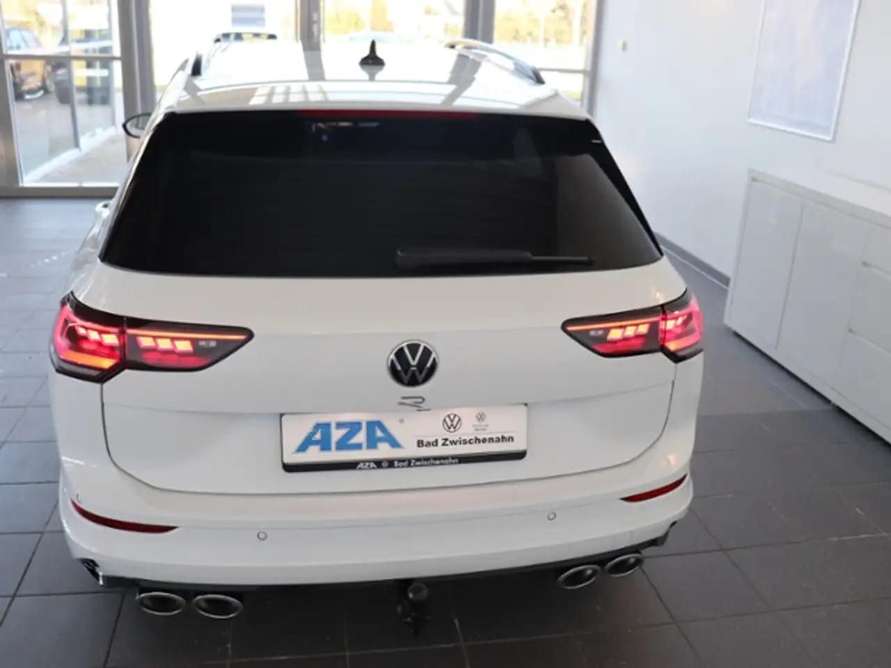 Volkswagen Golf Variant VIII Variant R 2.0 TSI*BLACKSTYLE*DSG*ALLRAD*AHK* 7