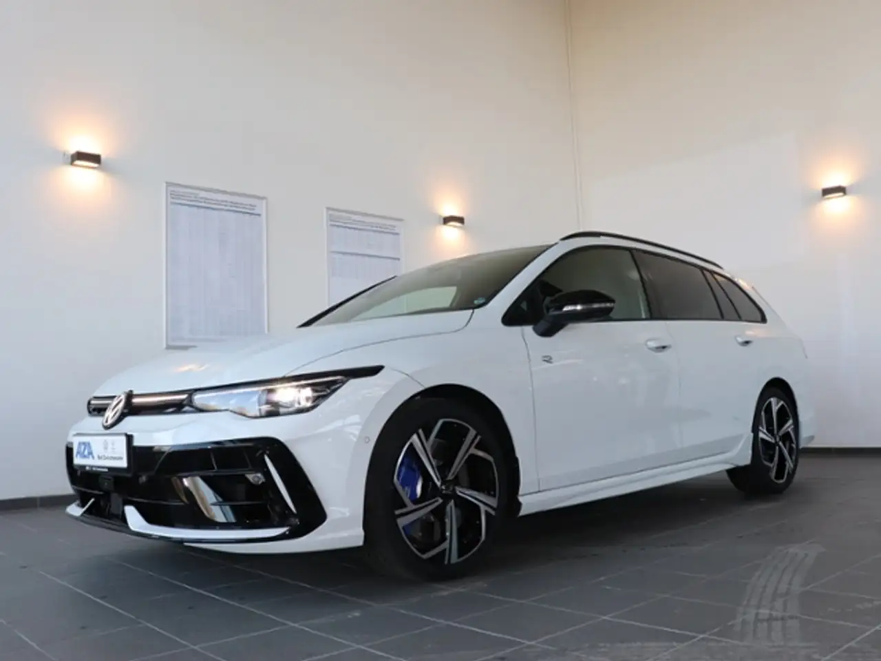 Volkswagen Golf Variant VIII Variant R 2.0 TSI*BLACKSTYLE*DSG*ALLRAD*AHK* 3
