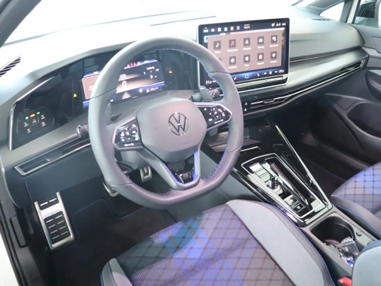 Volkswagen Golf Variant VIII Variant R 2.0 TSI*BLACKSTYLE*DSG*ALLRAD*AHK* 15