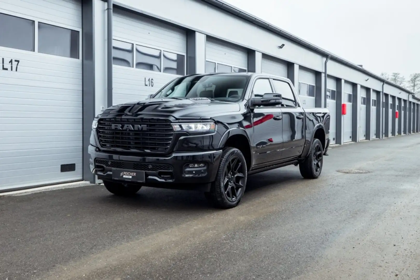 RAM 1500 Ram 1500 Laramie Night Crew Cab 5'7''-Bed 4x4 Schwarz - 1