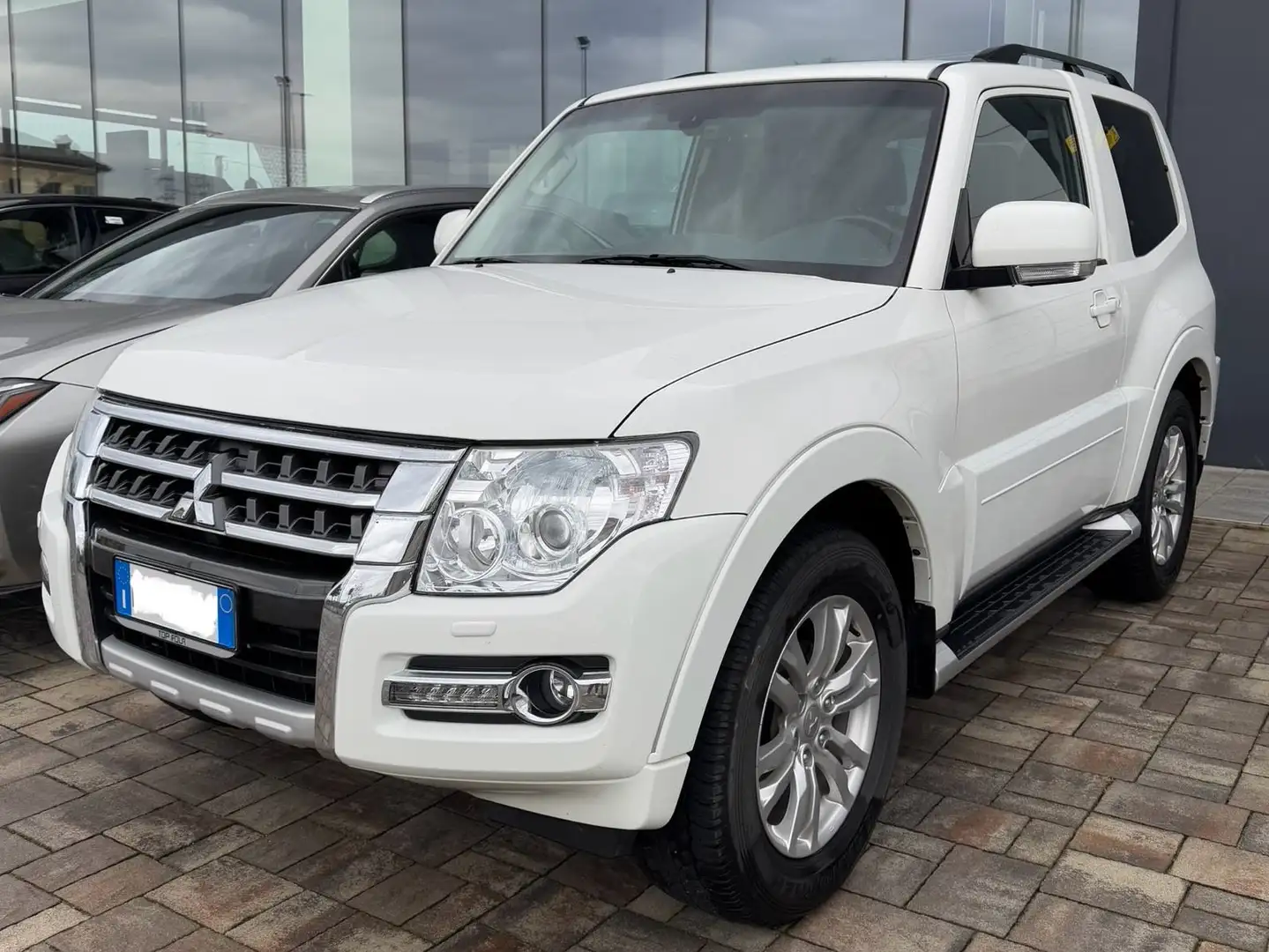 Mitsubishi Pajero Pajero 3.2 cr Instyle 3p auto Білий - 1