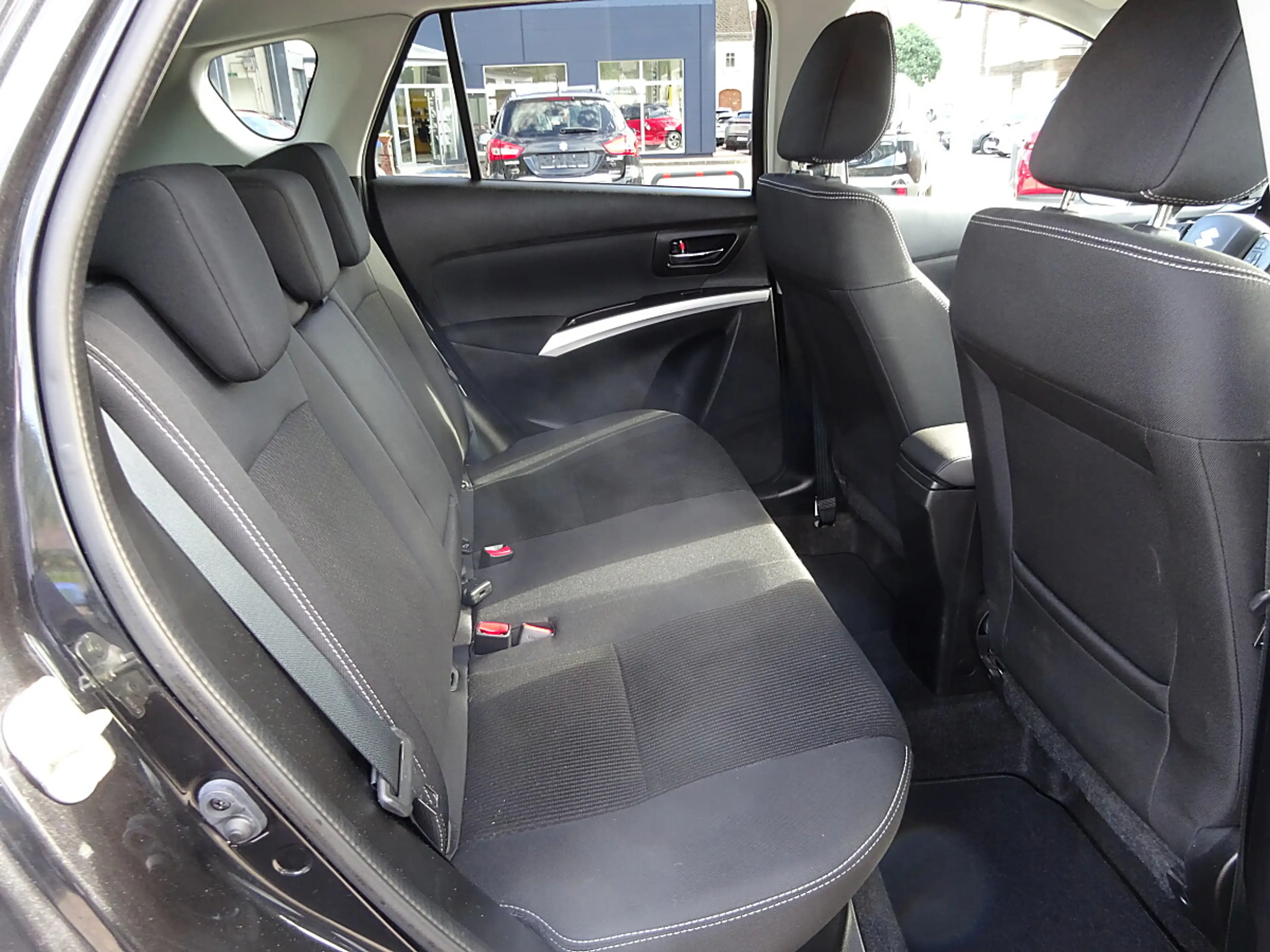 Suzuki SX4 S-Cross 1,0 DITC 4WD shine, 1.Besitz, Navi, Rückfahrkam... — photo 6