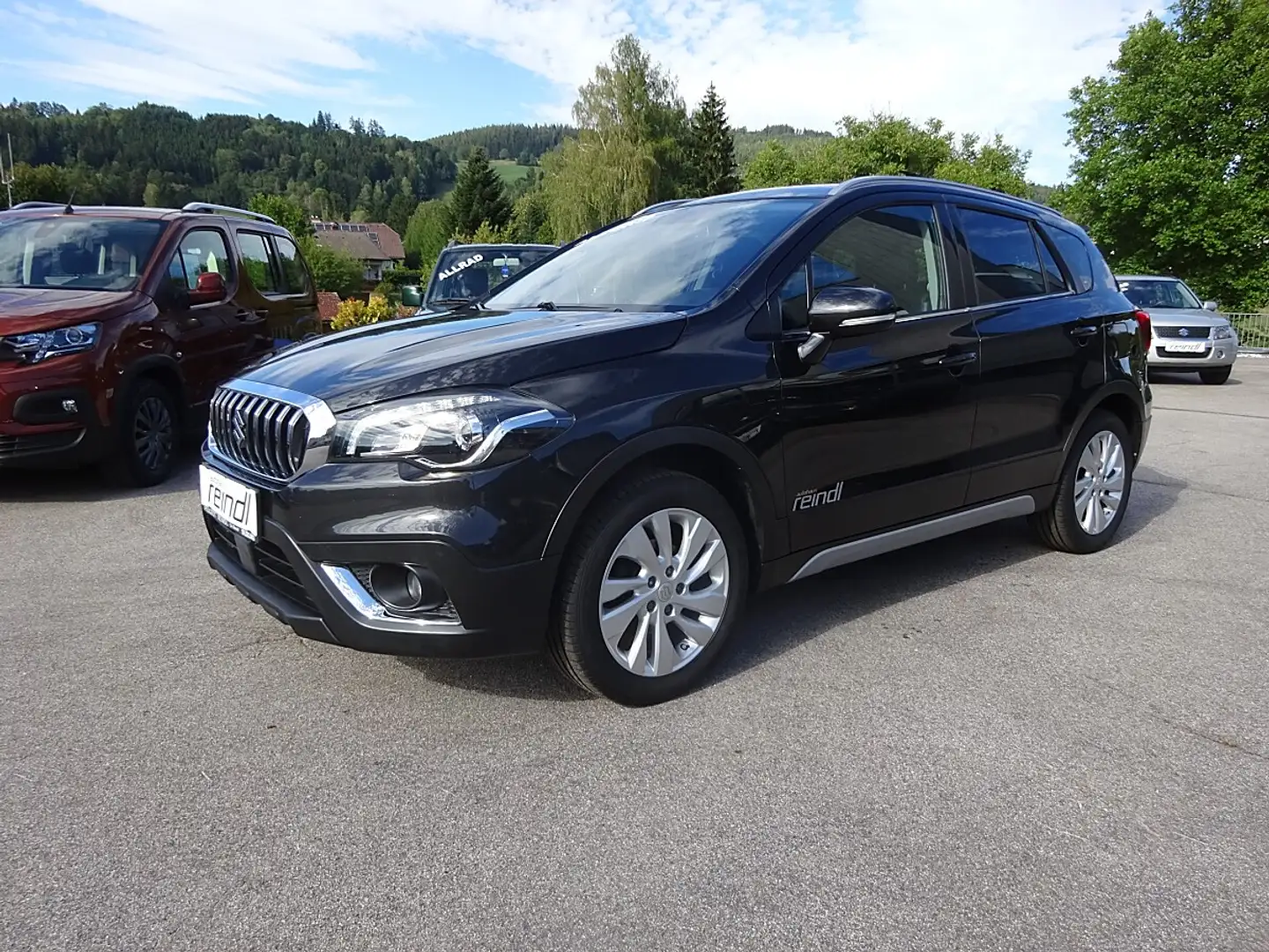 Suzuki SX4 S-Cross 1,0 DITC 4WD shine, 1.Besitz, Navi, Rückfahrkam... Schwarz - 1