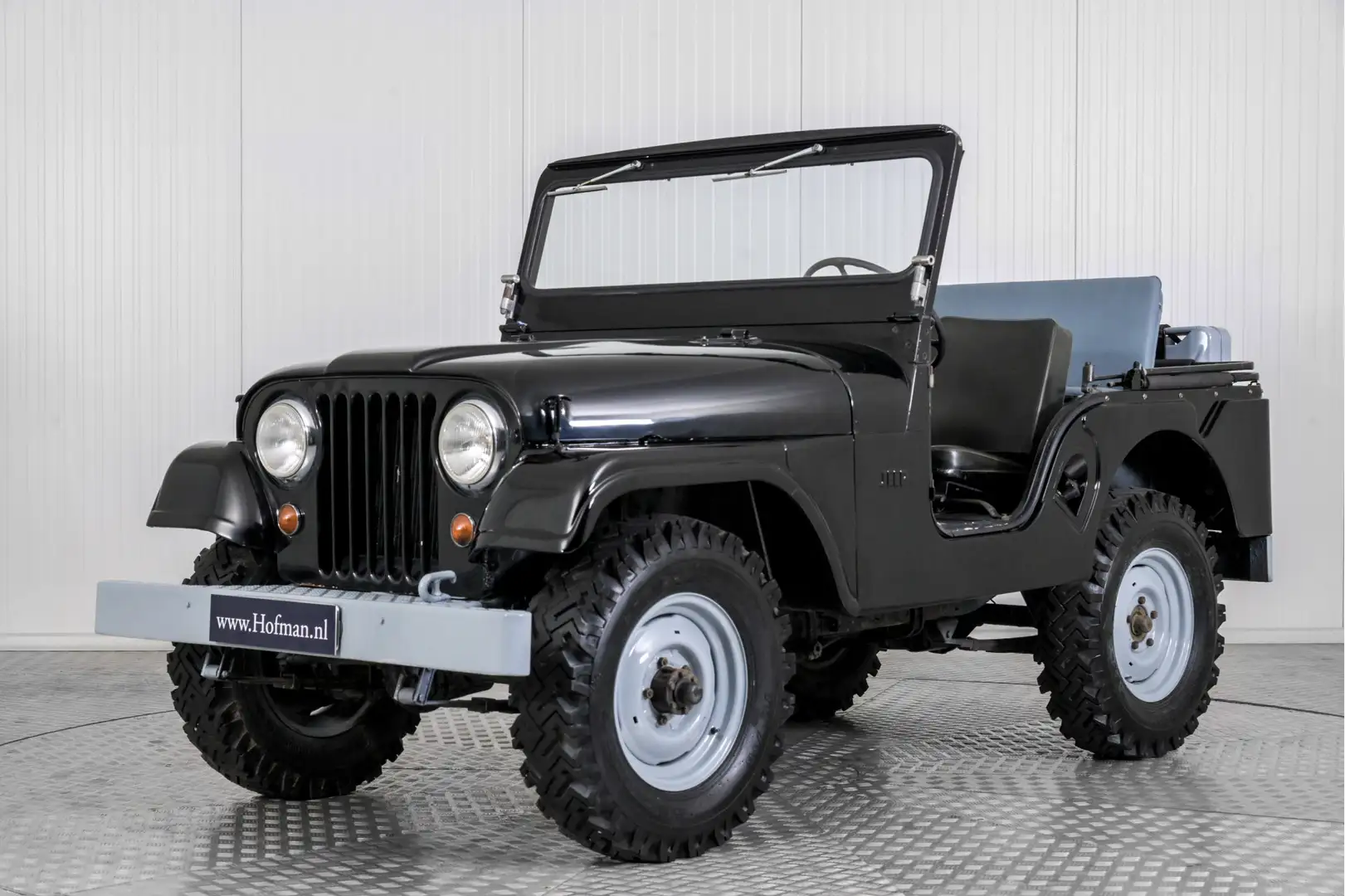 Jeep CJ-5 kaiser Schwarz - 1