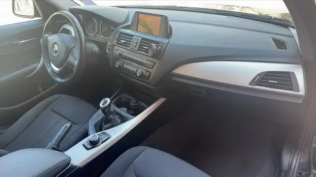 BMW 1 Series view 10