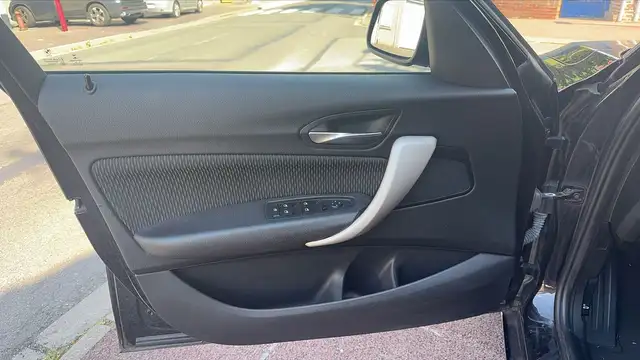 BMW 1 Series view 7