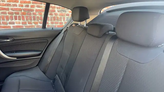 BMW 1 Series view 9