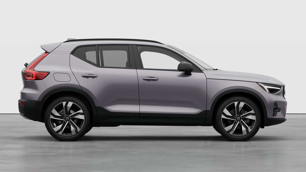 2026 Volvo XC40 Plus (Dark Theme) thumb 7
