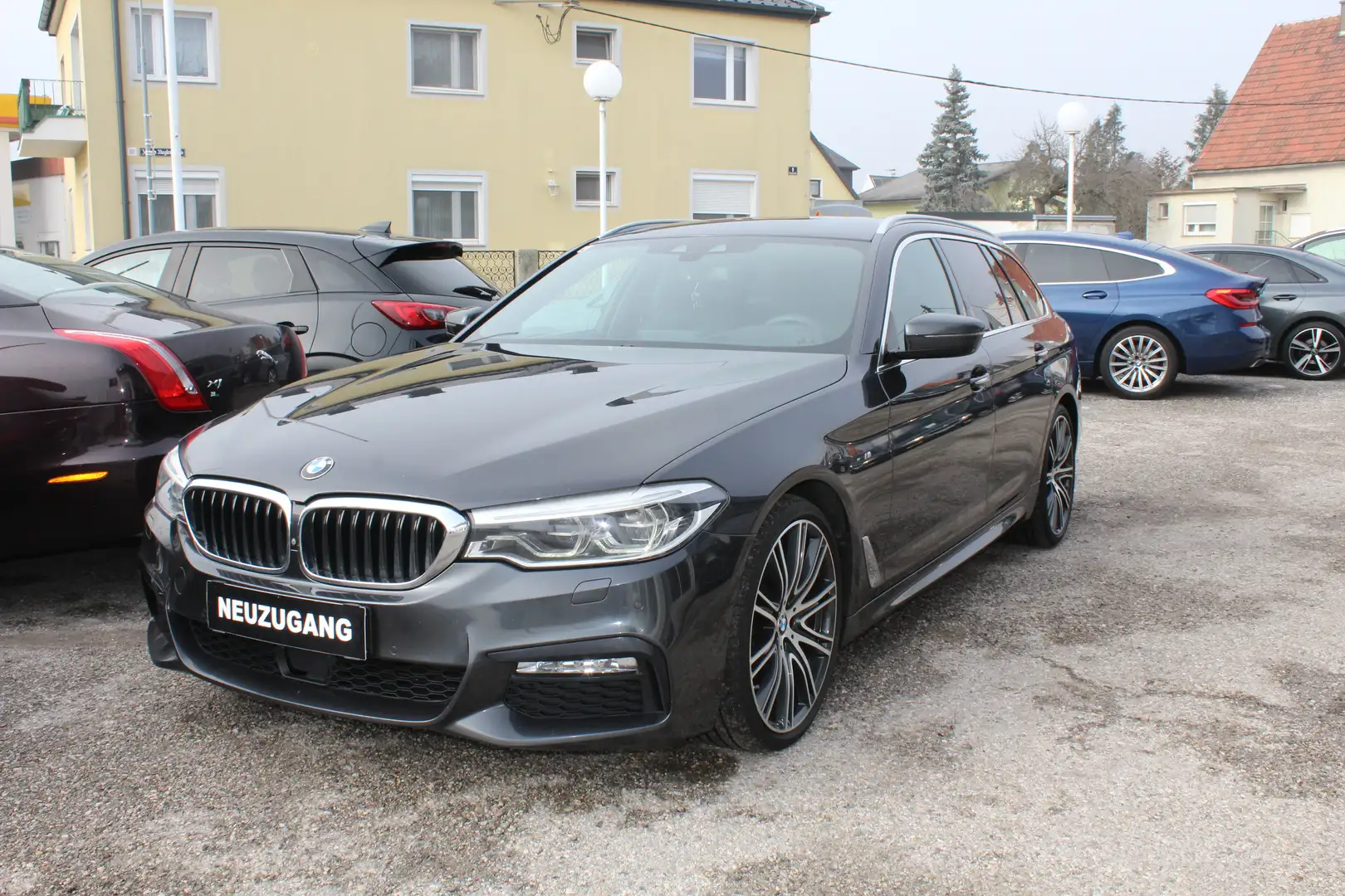 BMW 540 540 d xDrive Touring M-Sportpaket // Massage // Grau - 1