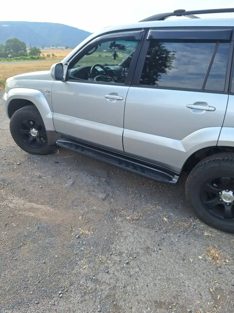 Toyota Land Cruiser Prado Kdj120 Silber - 2