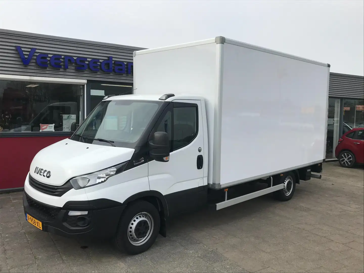 Iveco Daily 35S14V 2.3 410 H3 Automaat meubelbak, laadklep, ai Wit - 2