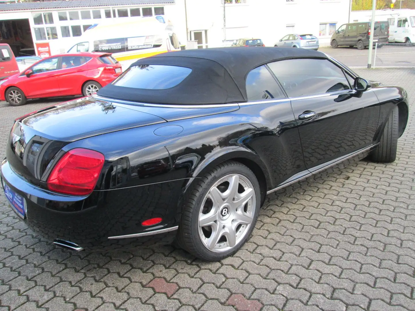 Bentley Continental GTC Mulliner Černá - 2