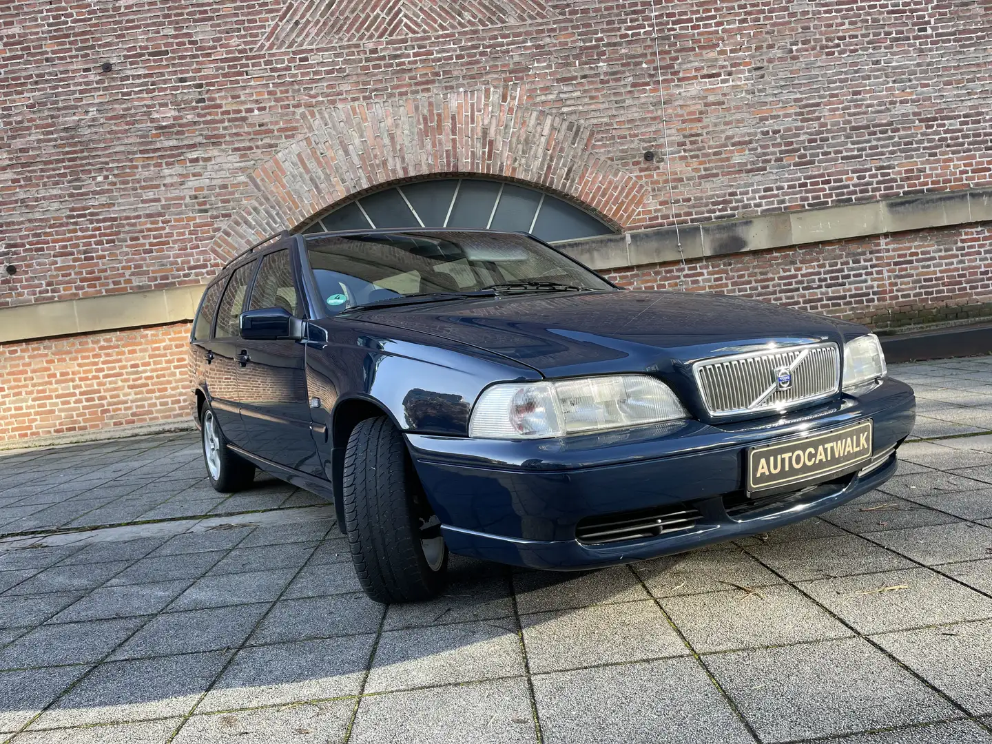 Volvo V70 V70 2.5 Metropolitan Blau - 2