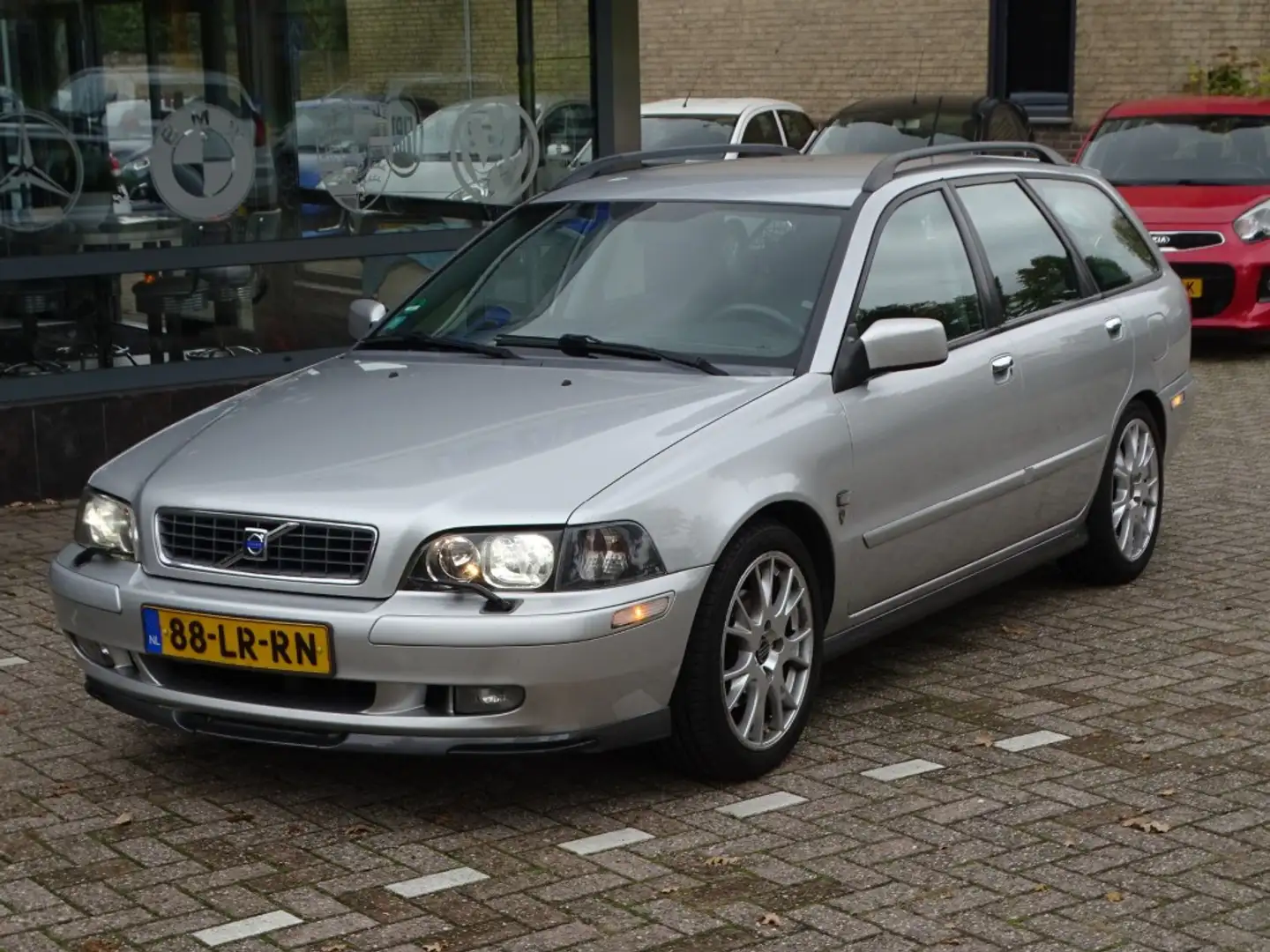 Volvo V40 2.0 EUROPA Nieuwe Distrim. Airco Navi Gris - 2