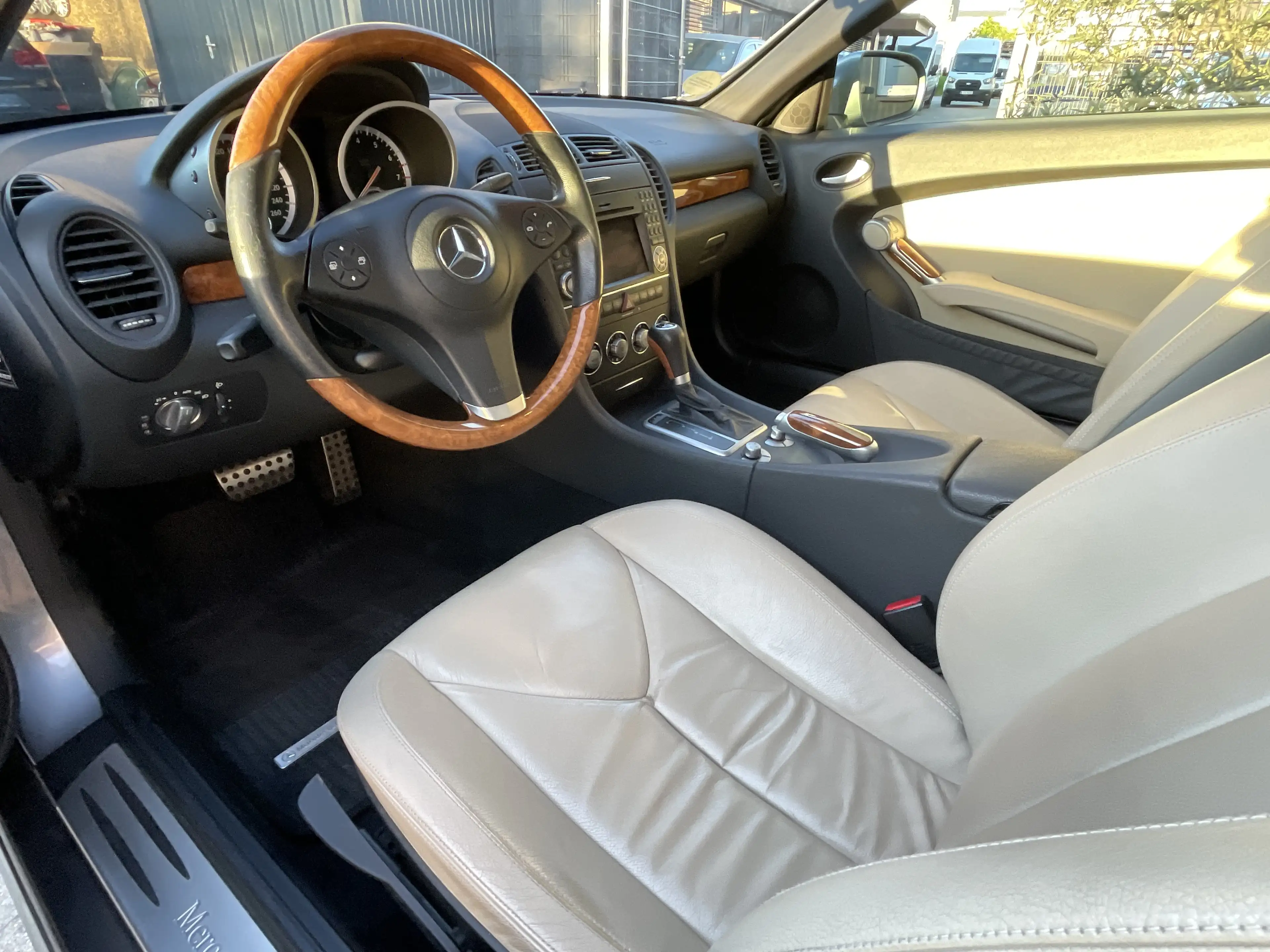 Mercedes-Benz SLK 280 V6 7G-Tronic Leder Grau Xenon Navi Leder 1.Hand — photo 5