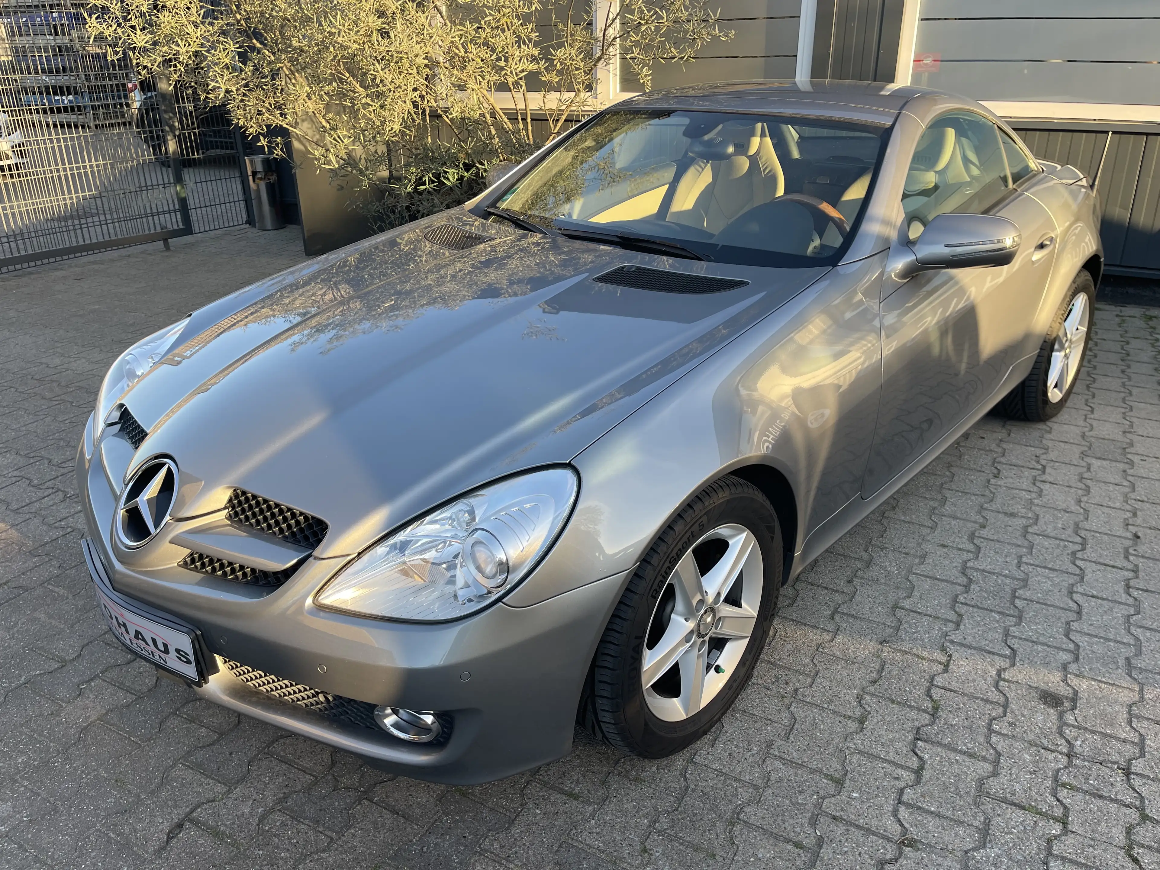 Mercedes-Benz SLK 280 V6 7G-Tronic Leder Grau Xenon Navi Leder 1.Hand — photo 7