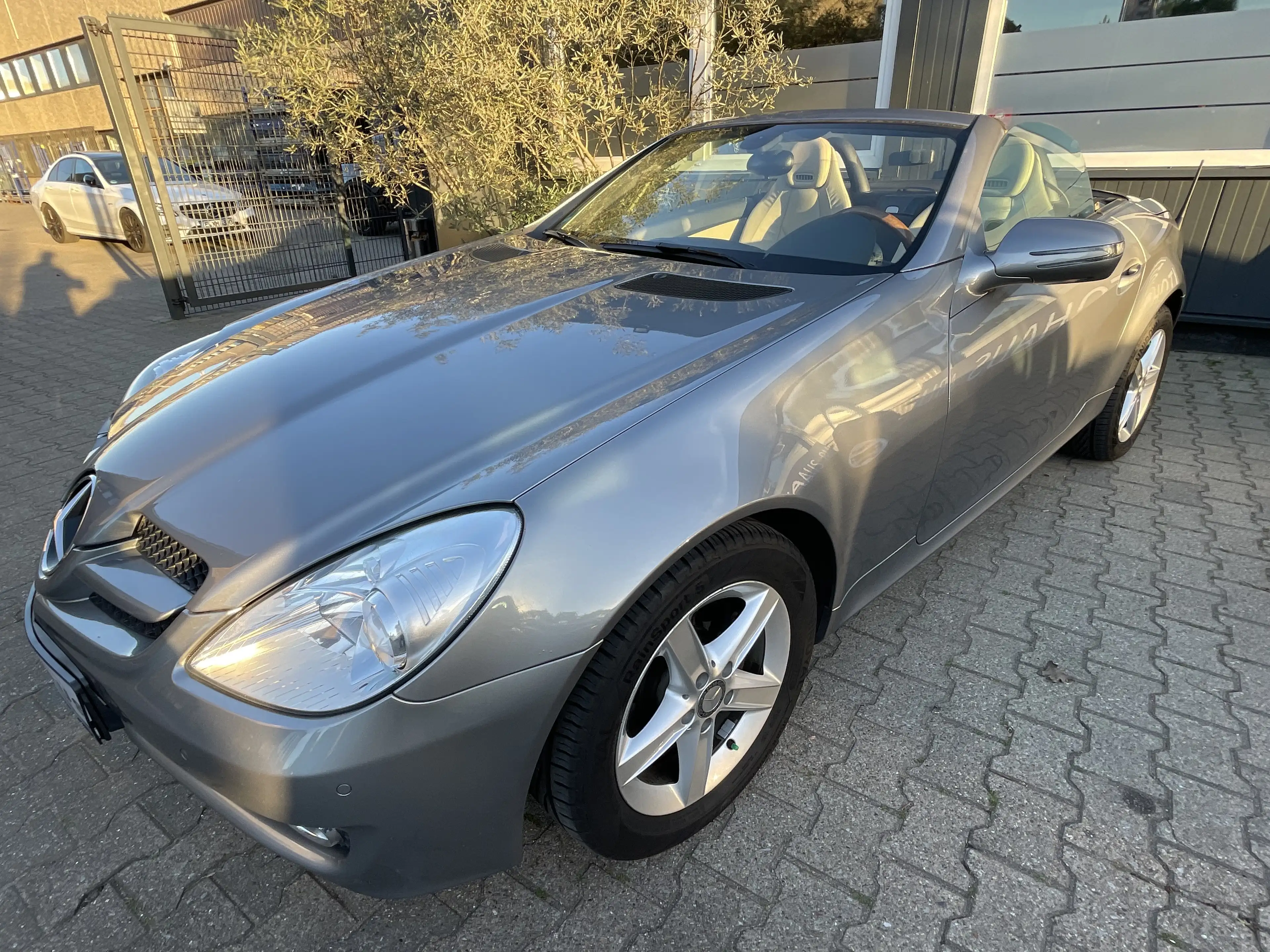 Mercedes-Benz SLK 280 V6 7G-Tronic Leder Grau Xenon Navi Leder 1.Hand — photo 15