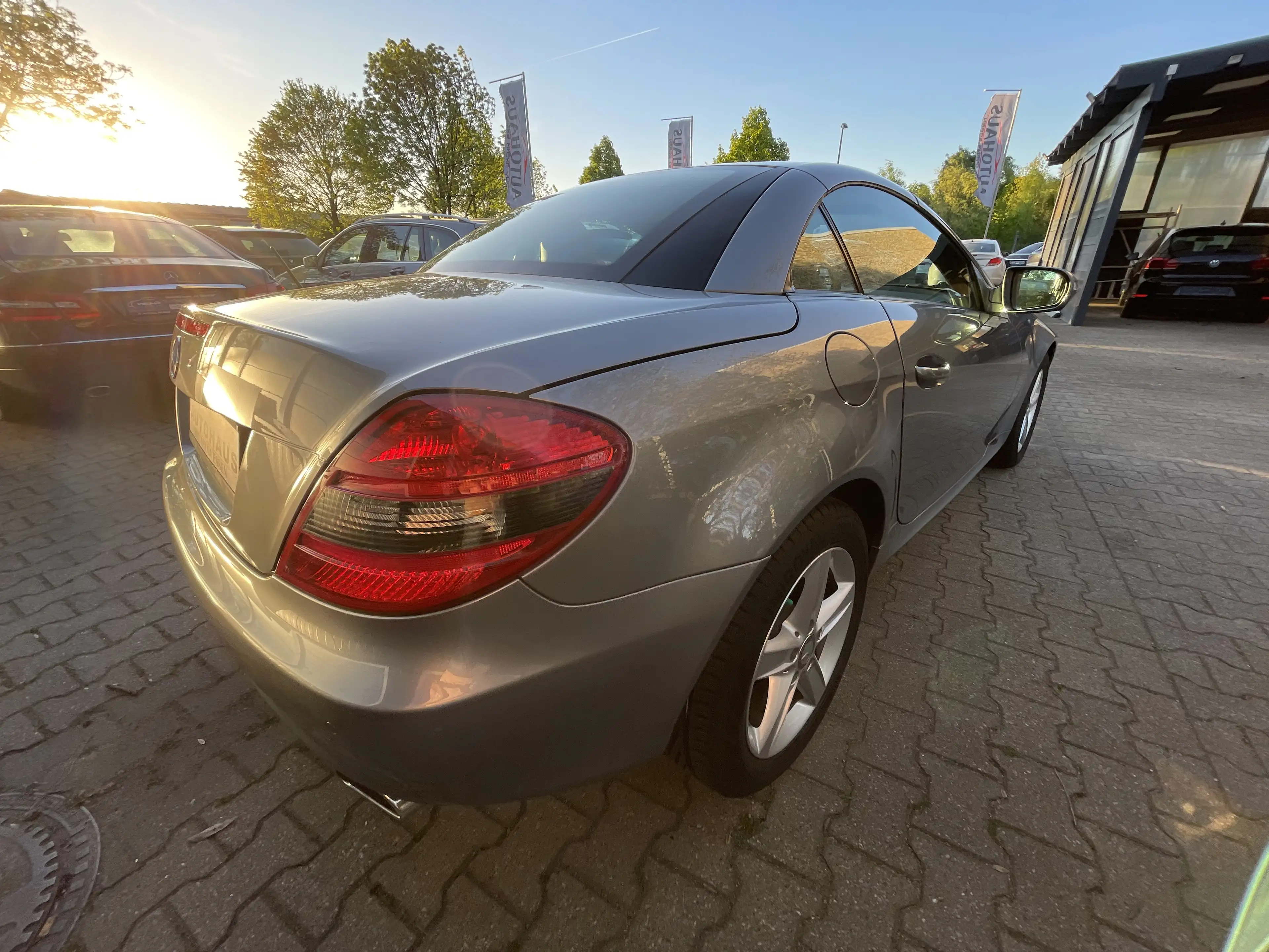 Mercedes-Benz SLK 280 V6 7G-Tronic Leder Grau Xenon Navi Leder 1.Hand — photo 4