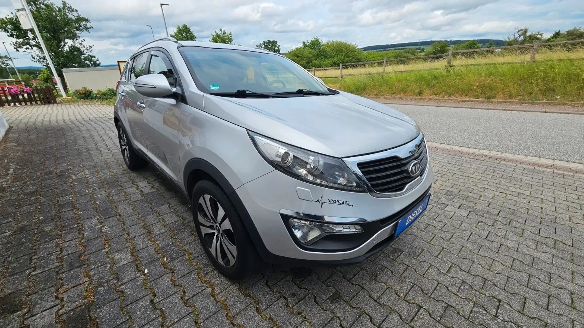 Kia Sportage Spirit, XENON, NAVI, TÜV bis 03/2027 Silber - 1