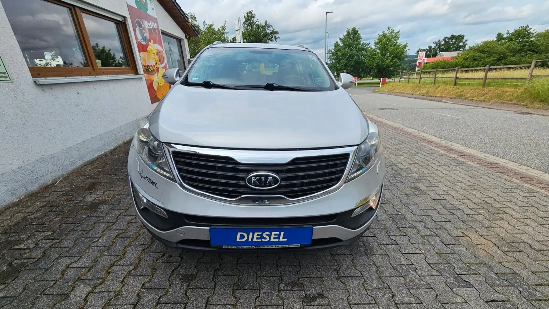 Kia Sportage Spirit, XENON, NAVI, TÜV bis 03/2027 Silber - 2