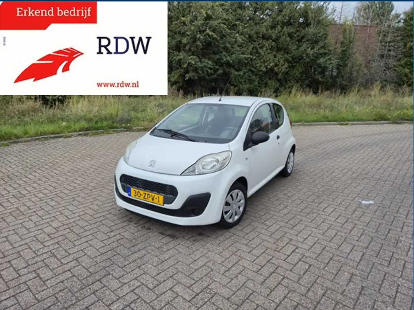 Peugeot 107 1.0 Access Accent Wit - 1