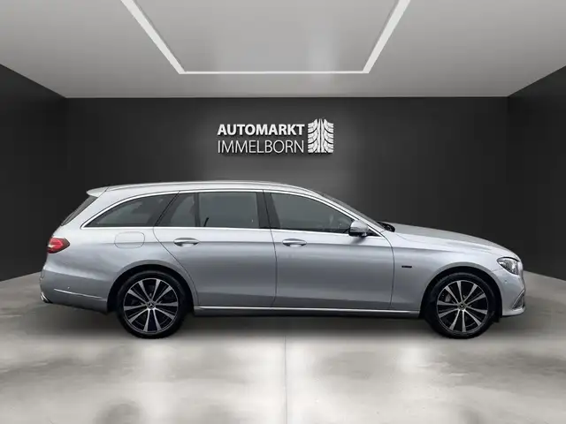 Mercedes-Benz E-Class view 11