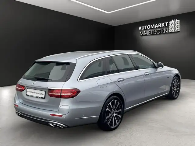 Mercedes-Benz E-Class view 8