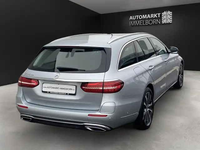 Mercedes-Benz E-Class view 7