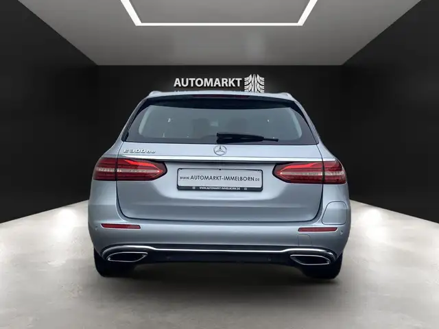 Mercedes-Benz E-Class view 10